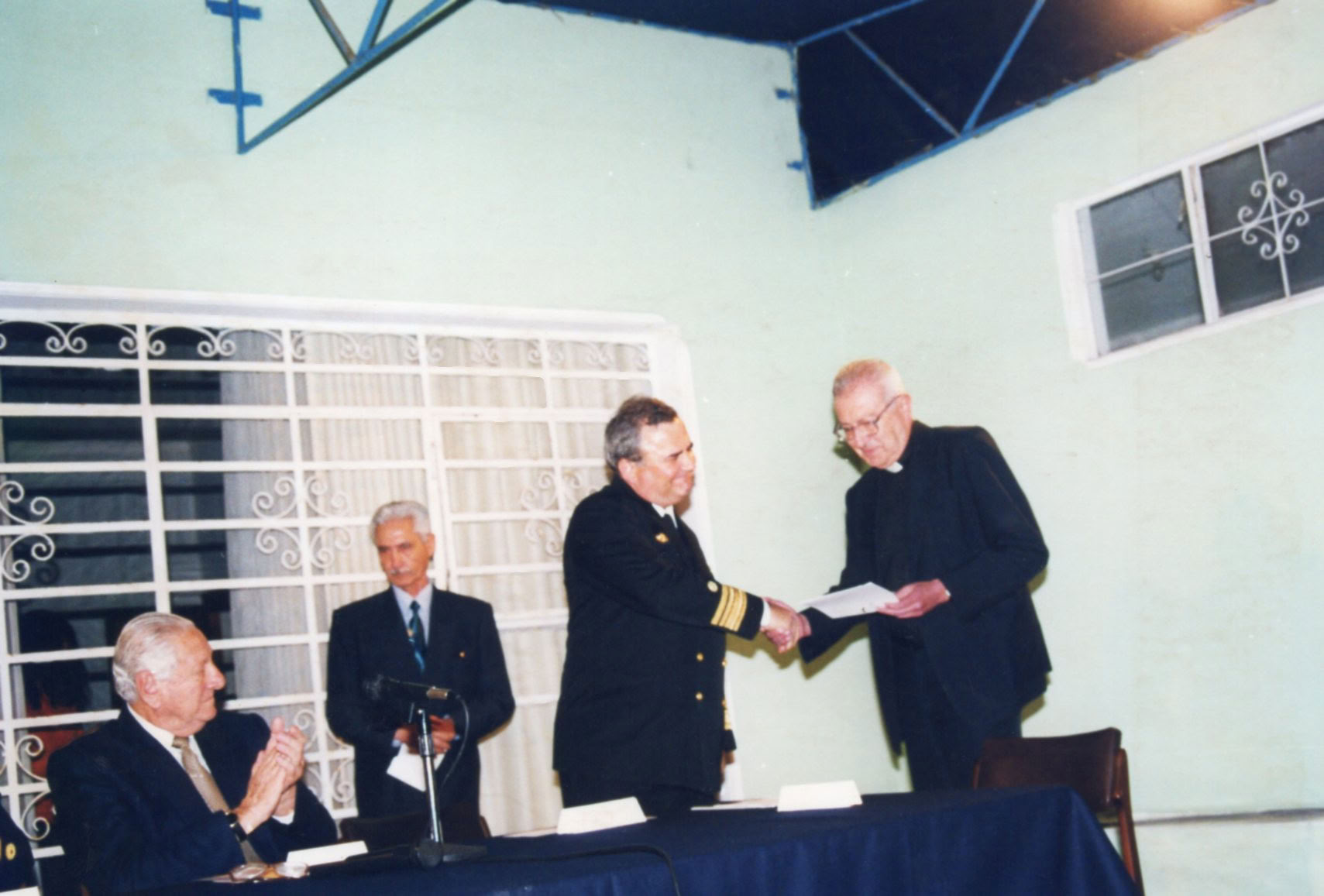 Incorporación del contralmirante Oscar Penny Cabrera como Miembro de Número del IEHMP, 24 agosto 2000