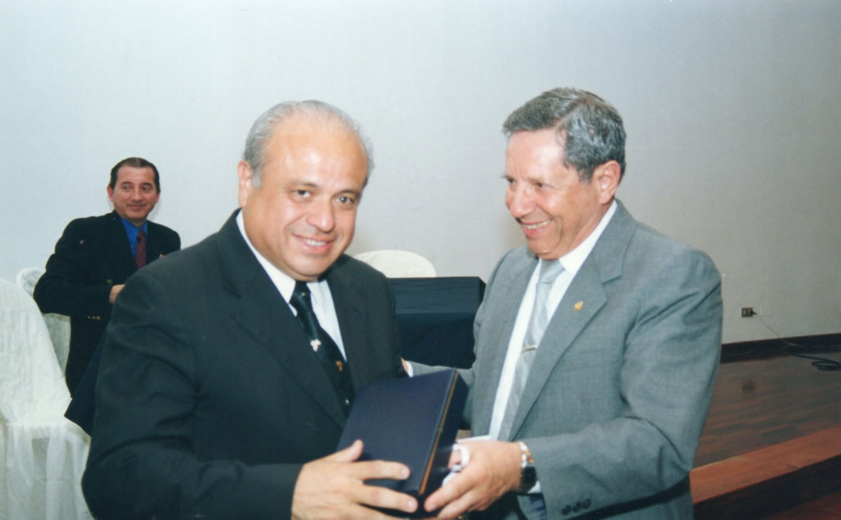 ll Foro Acuicultura: Base para un Plan de Desarrollo, 20 octubre 2004