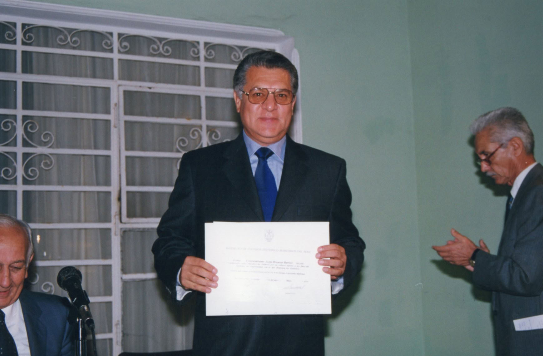 Incorporación del contralmirante Jorge Brousset Barrios como Miembro de Número del IEHMP, 31 mayo 2001