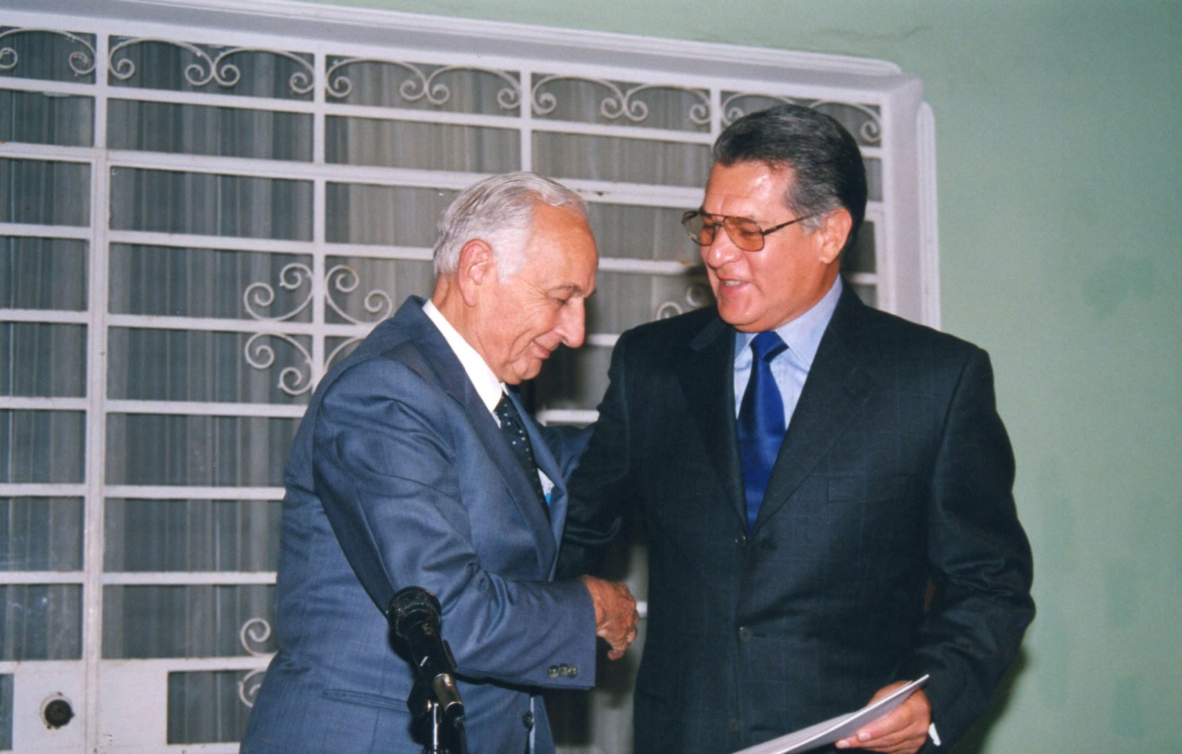 Incorporación del contralmirante Jorge Brousset Barrios como Miembro de Número del IEHMP, 31 mayo 2001