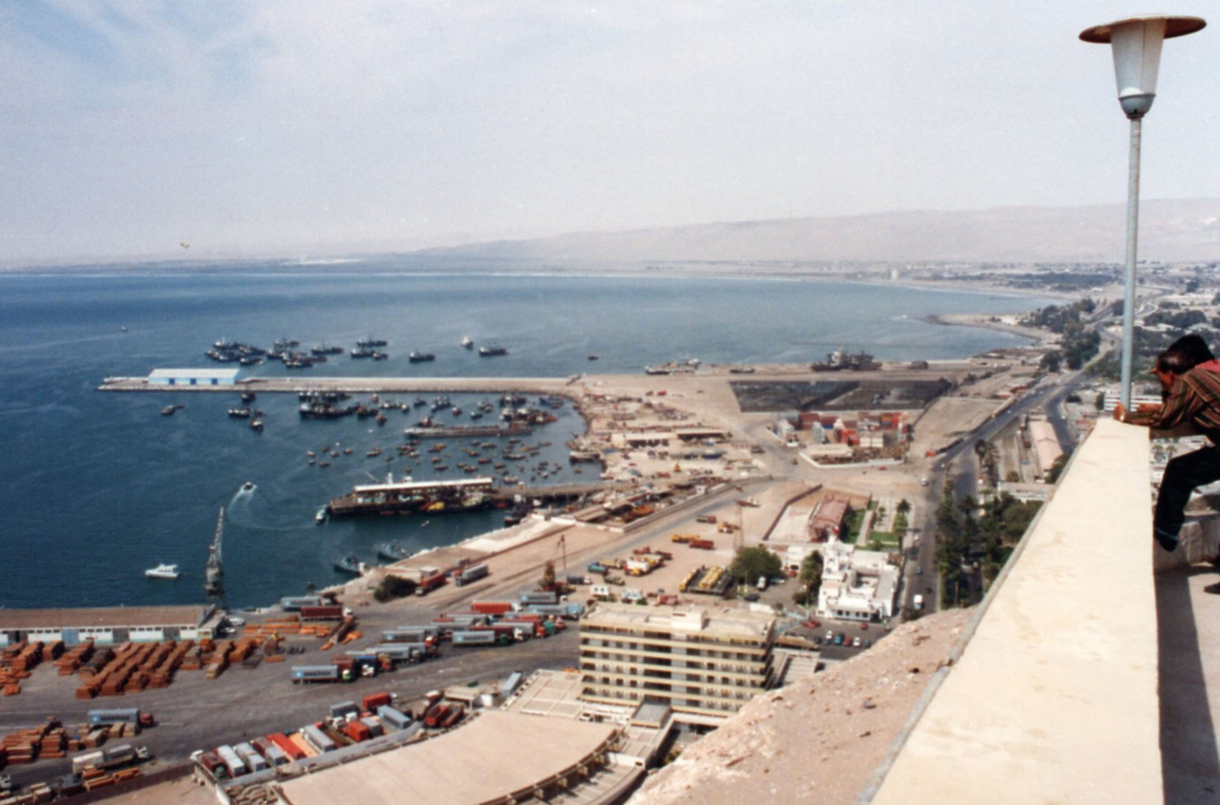 Visita del Calm. Ramón Arróspide a la ciudad de Arica, Chile. 1998