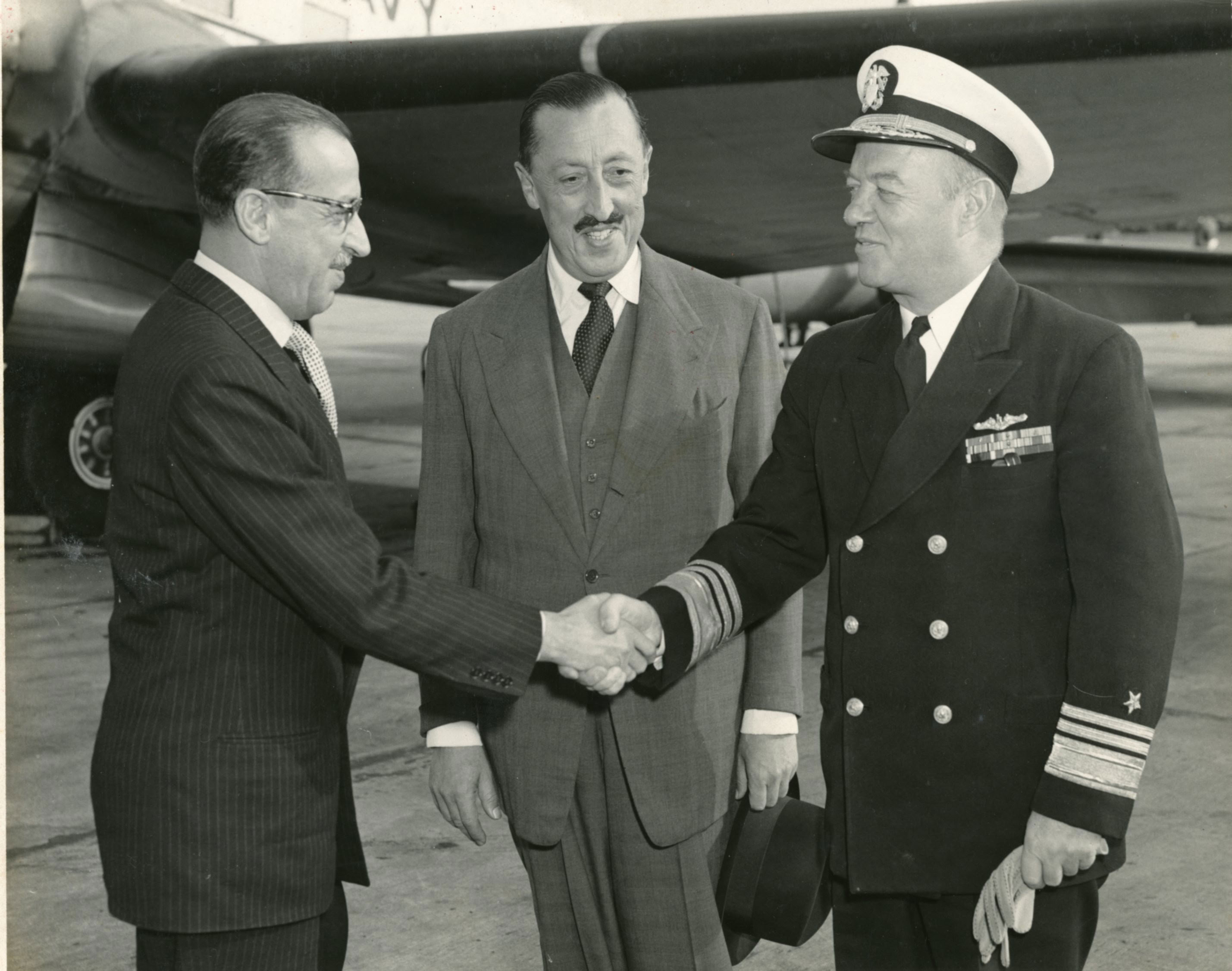 Visita del Ministro de Marina Emilio Barrón Sánchez al Mats Terminal Wash., D.C. USA, 11 mayo 1956
