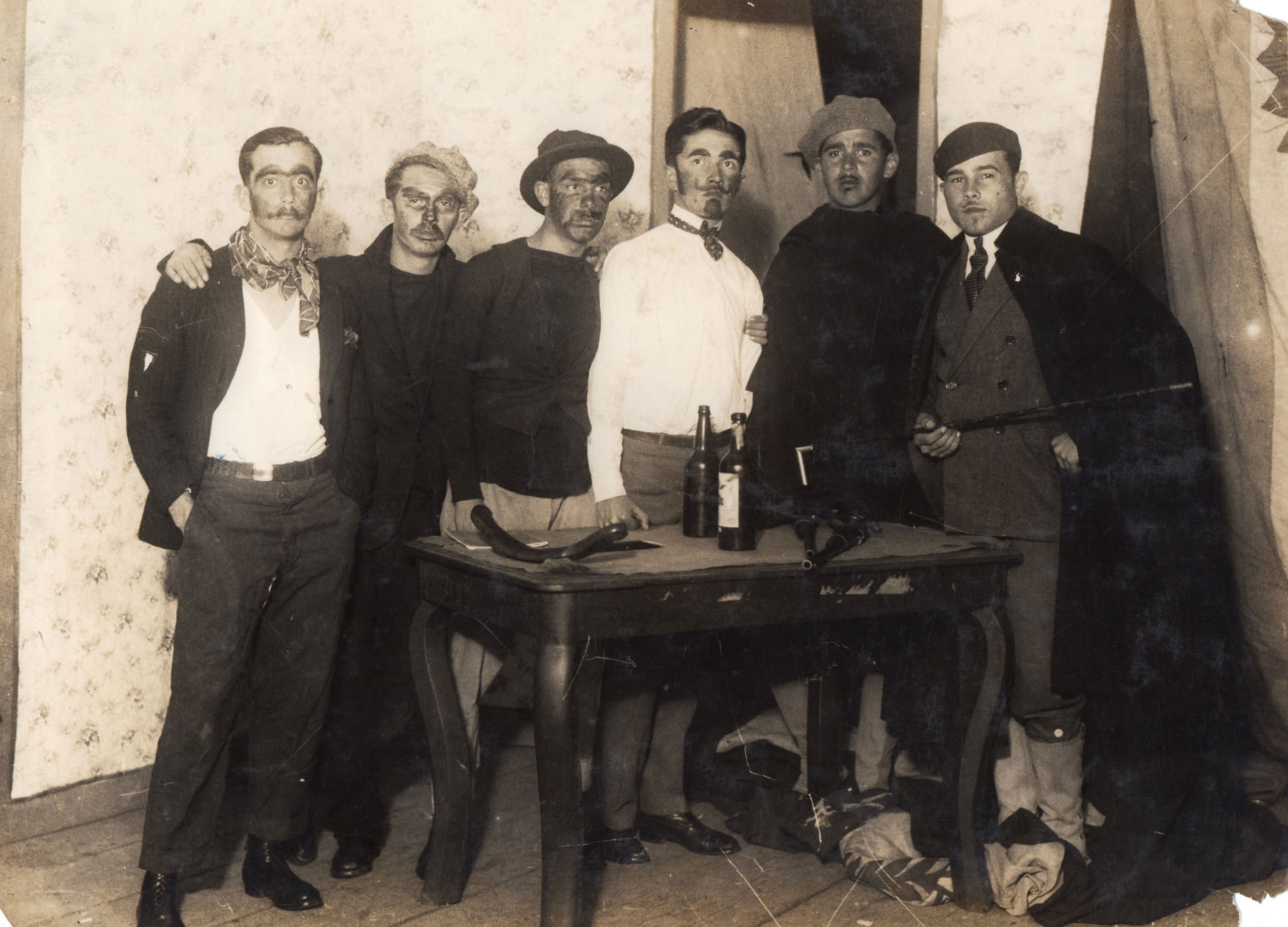 Velada de cadetes en la Escuela Naval del Perú, 1927