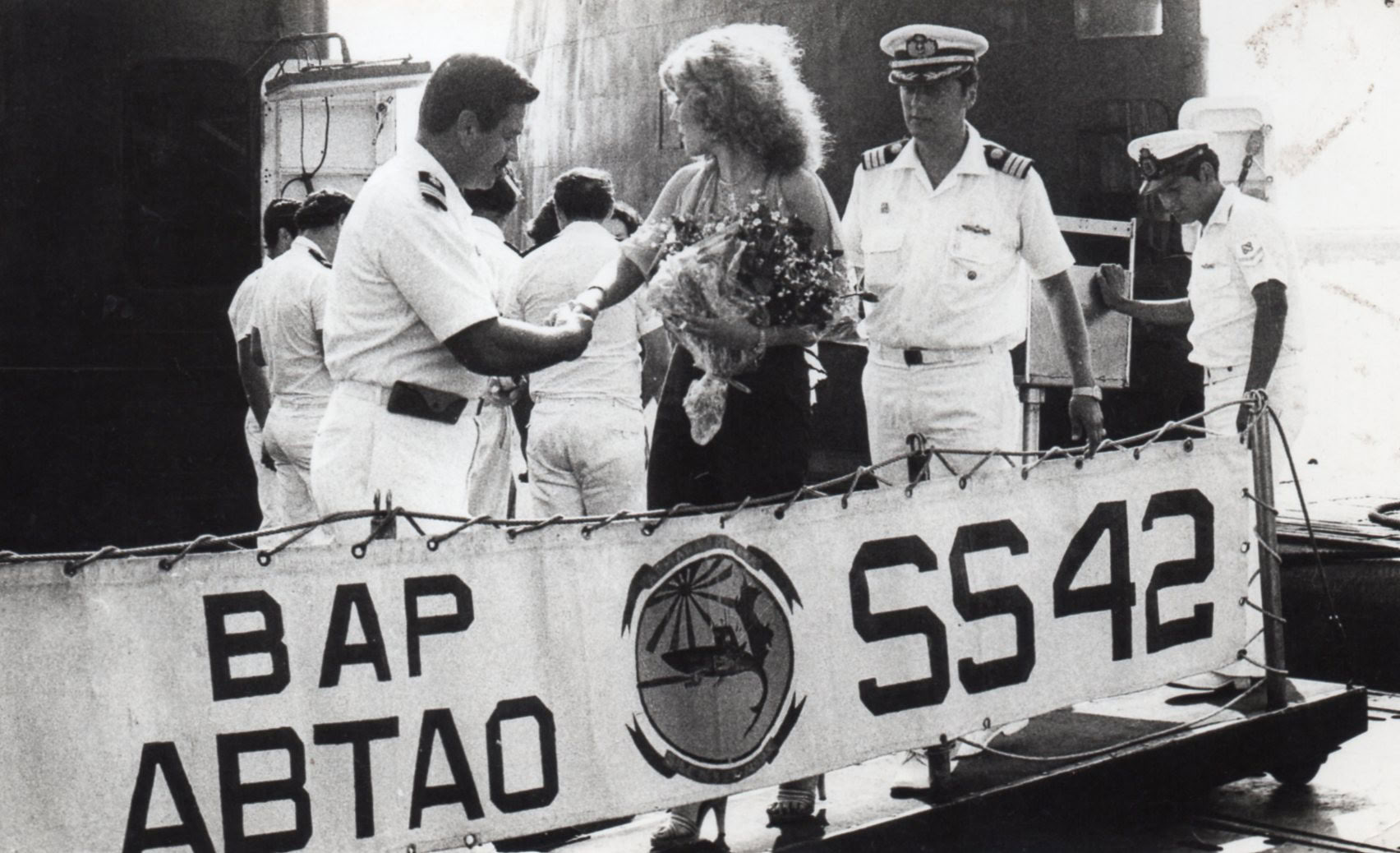Visita al submarino Abtao por la Miss Perú Olga Zumarán, 12 de abril de 1979