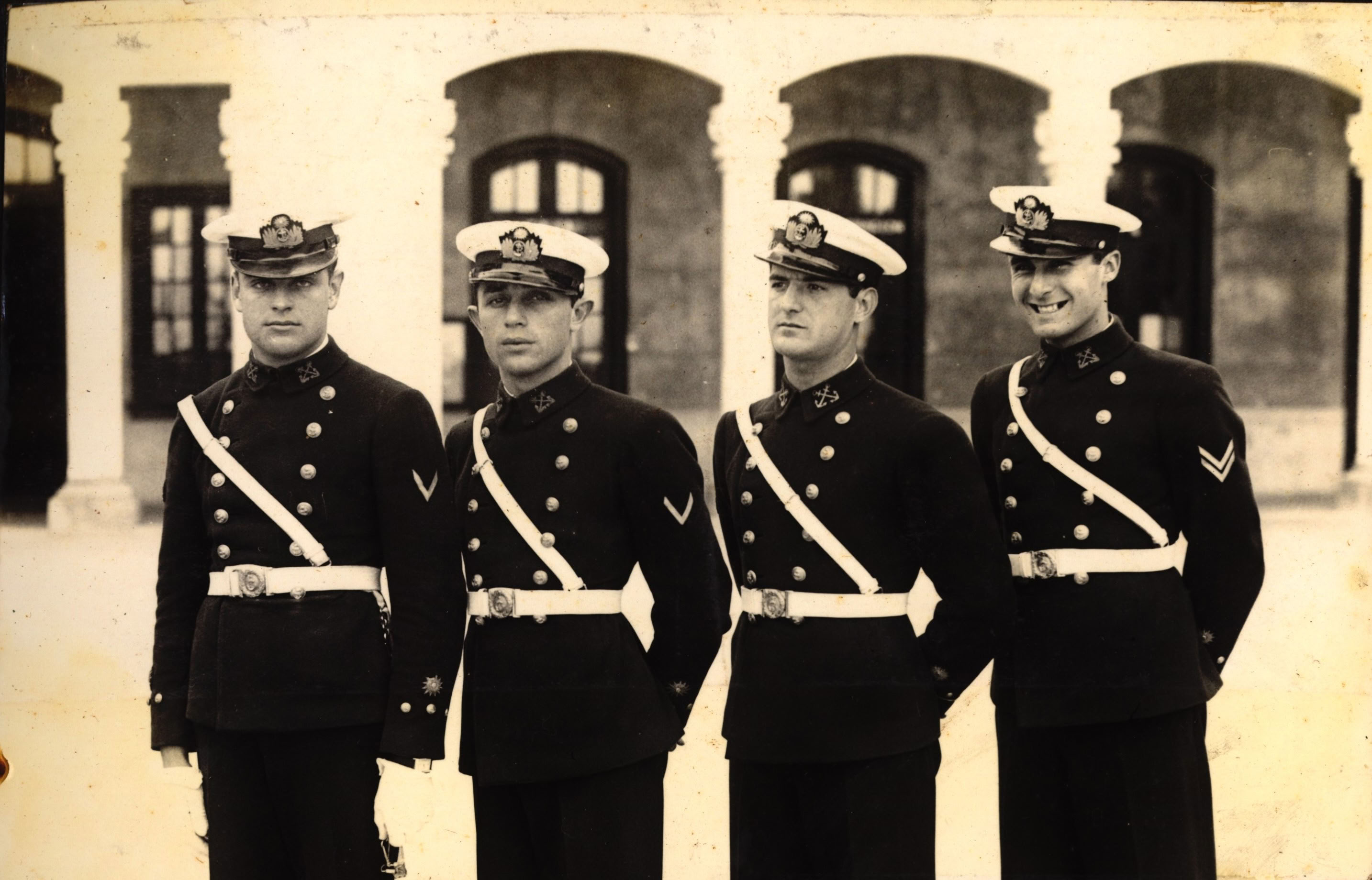 Cadetes navales en la Escuela Naval del Perú, 1932