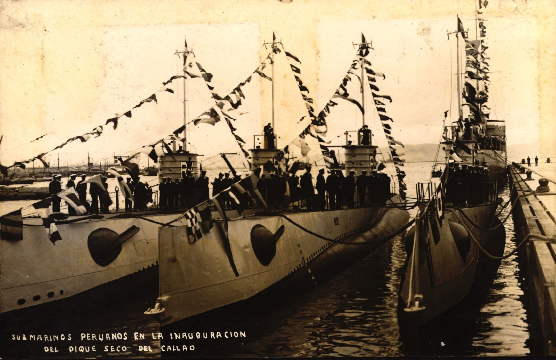 Los submarinos tipo R el día de la inauguración del Dique Seco del SIMA Callao, 1938