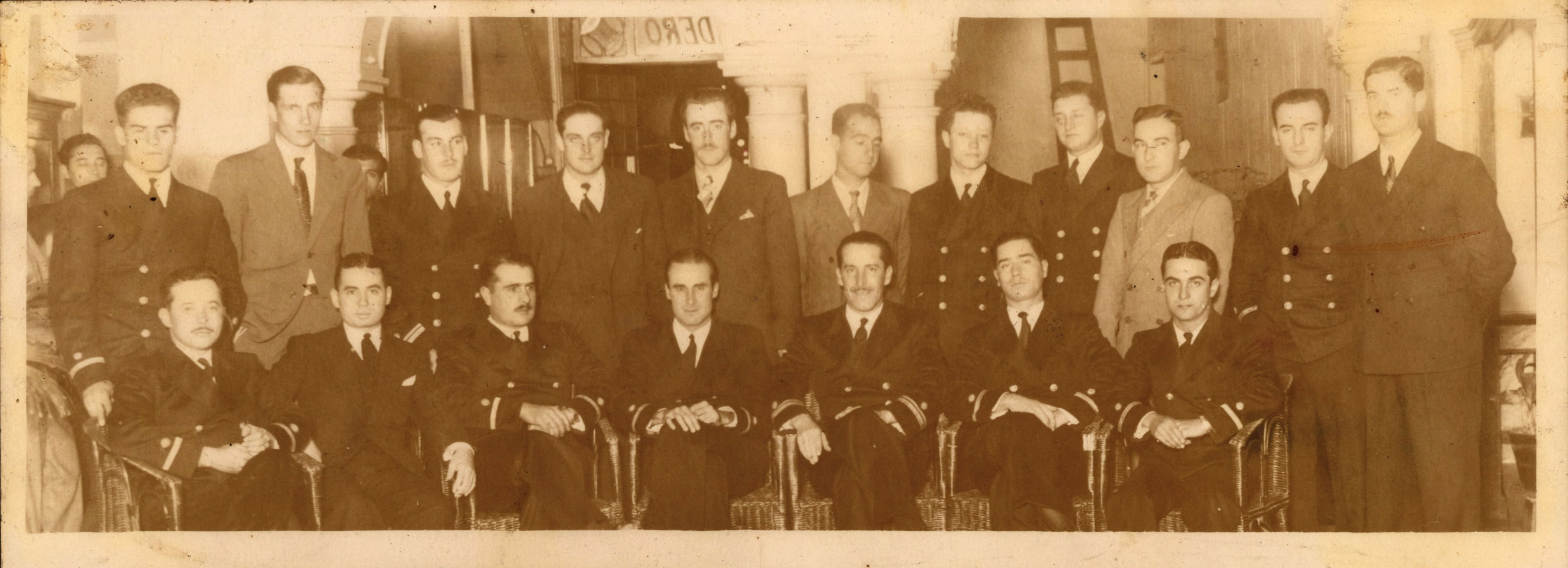 Grupo de oficiales de la Armada Peruana, c. 1938