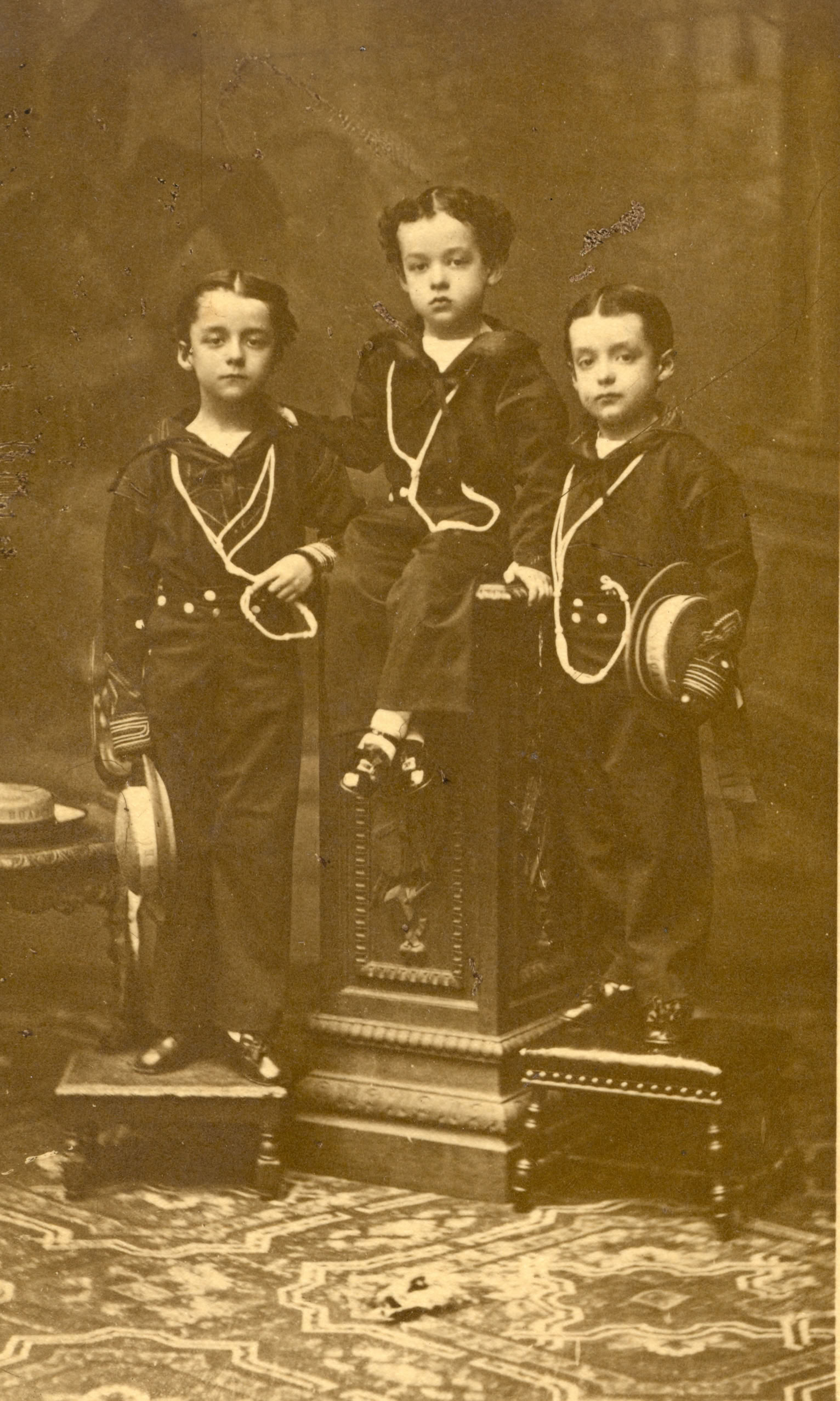 Enrique, Oscar y Miguel Grau Cabero